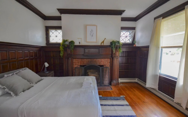 Victorian Home College Hill