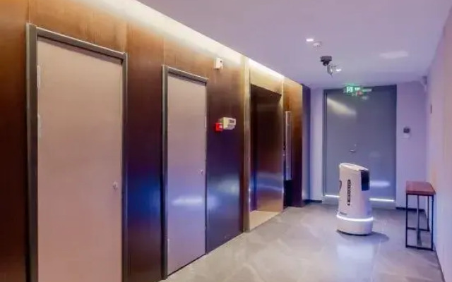 HomeinnsPlus Hotel (Shanghai Dishui Lake Port)