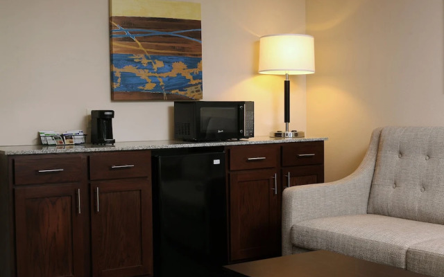 Holiday Inn Express Ralston - Arena Area