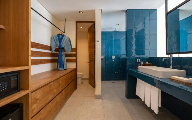 Adiwana Warnakali Resort