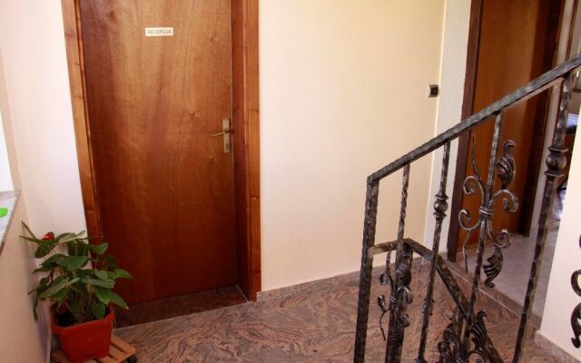 Apartments and Rooms Denis