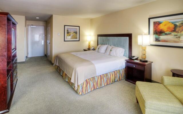 Holiday Inn & Suites Albuquerque-North I-25, an IHG Hotel