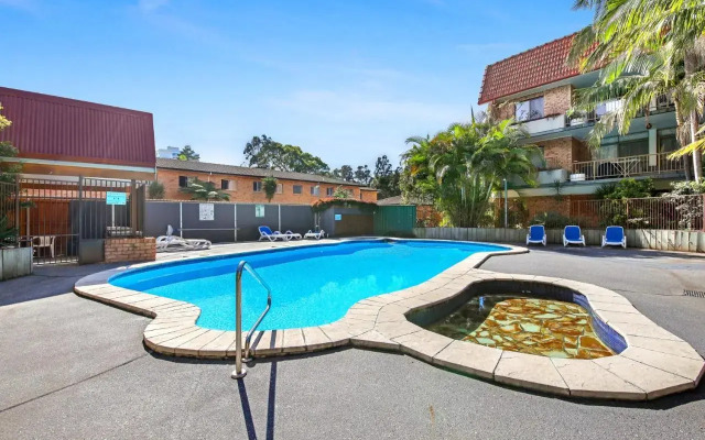Hawaiian Gardens - Unit 6