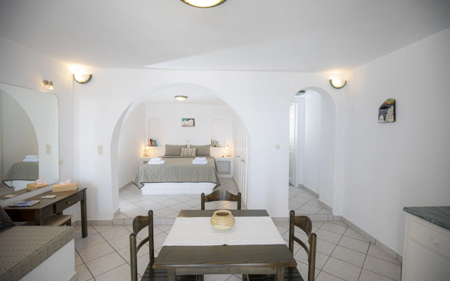Santorini View Studios-Adults Only