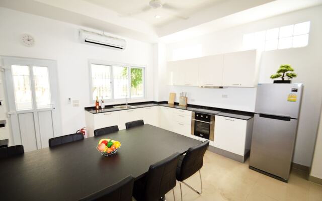 Deluxe Jacuzzi Townhome