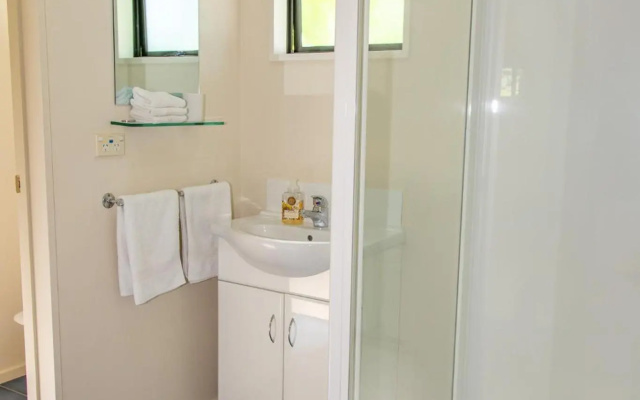 Arrowtown Country Cottage – Bathroom – Arrowtown