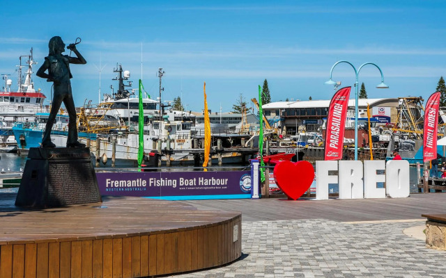 The Allegra - 180 degree ocean and city views