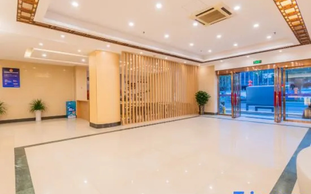 Tongbao Hotel