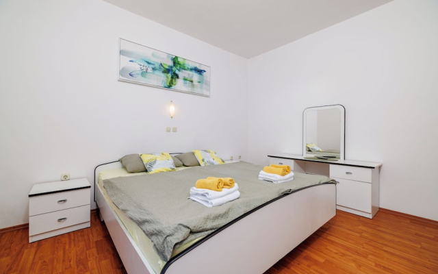 Apartments By the sea in Lopar