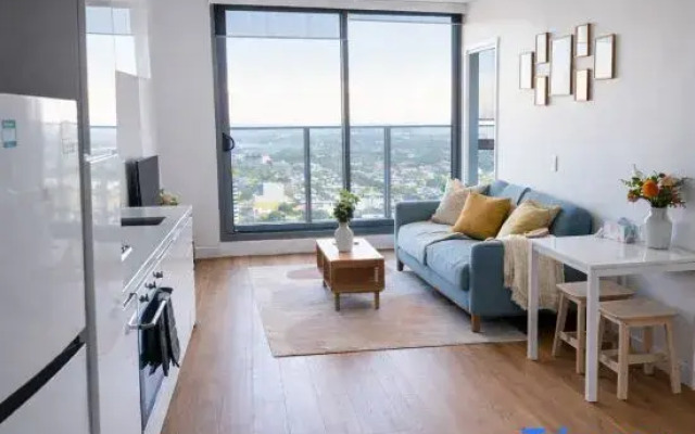 Skyline Bayview Suite