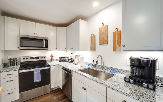 Ideally Located Blowing Rock Apartment!