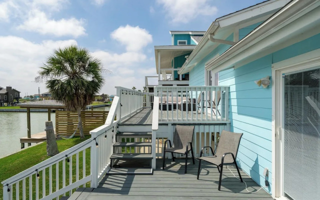 Hideaway at Redhead Road