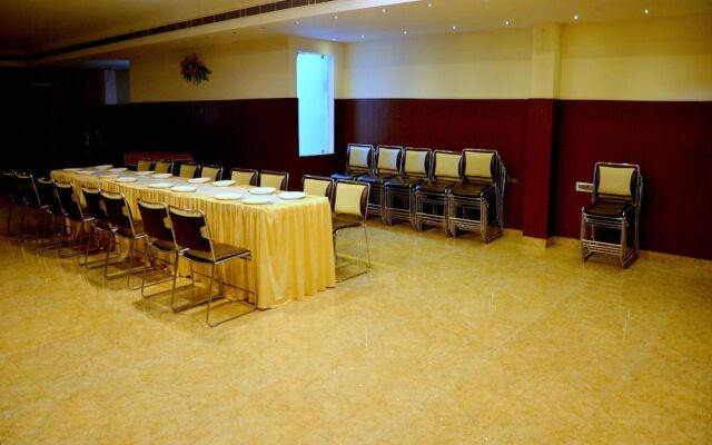 OYO 3233 Hotel Royal Galaxy
