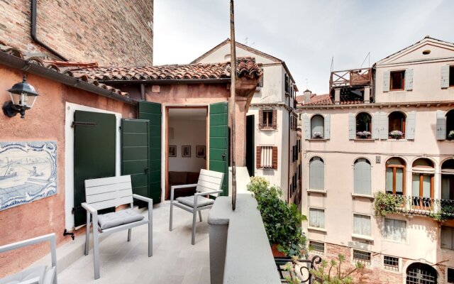 Santo Stefano Accademia Apartment Venice