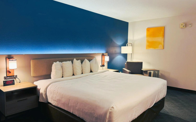 Comfort Inn & Suites Sheboygan I-43