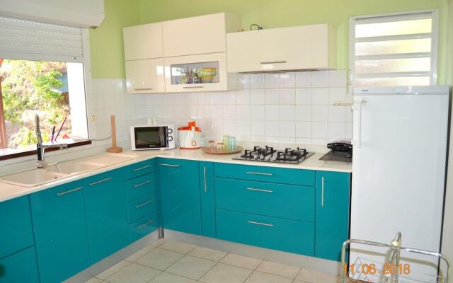 House With 3 Bedrooms in Saint-pierre, With Wonderful Mountain View, E