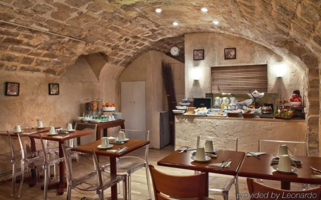 Hotel Romance Malesherbes by Patrick Hayat