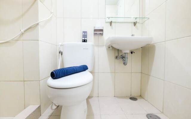Homey 2BR Springlake Summarecon Bekasi Apartment