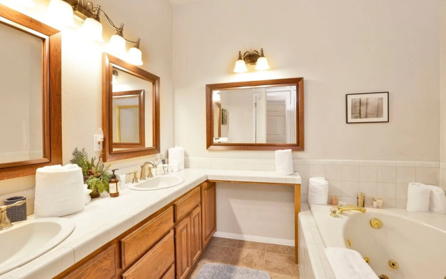 Sacred Stone Retreat #2506