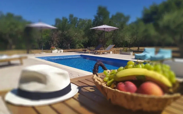 Loggos Summer House