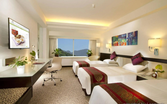 Regal Riverside Hotel