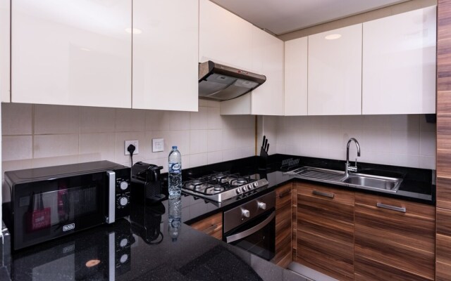 Spectacular 1BR Apartment-Sparkle Towers