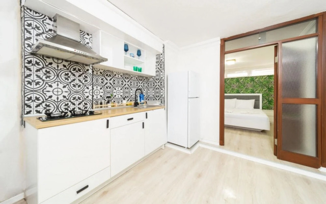 Pleasant House With Private Garden in Kaleici