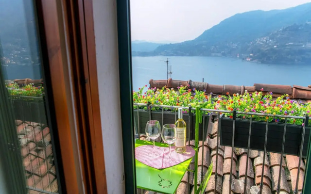 The Green Nest by Lake Como
