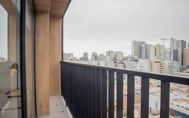w Amazing 3BR w Balcony in Miraflores