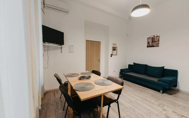 Studio Piata Amzei NR.1 (8 D)