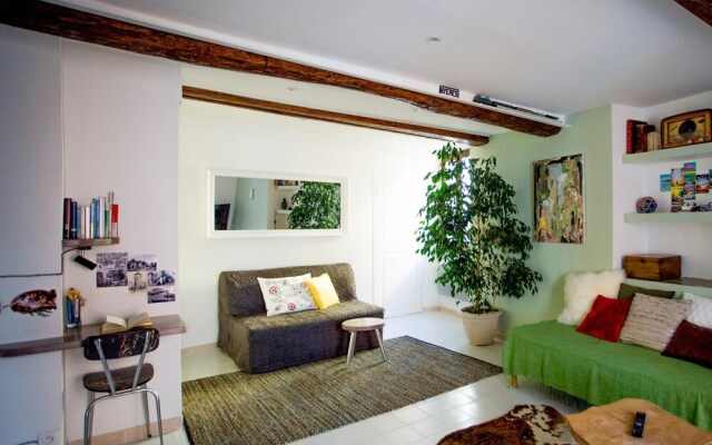 Nasri Sabra - Temple Apartment 0