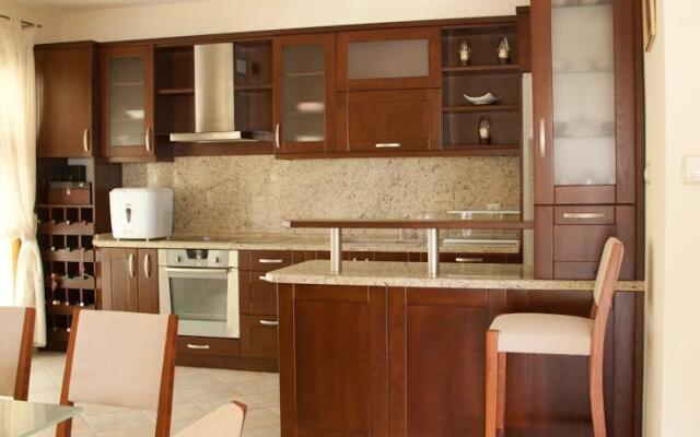 Premiere Apart Complex