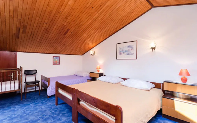 Apartments Mandica