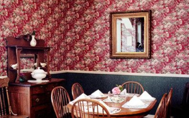 St. Elmo Hotel