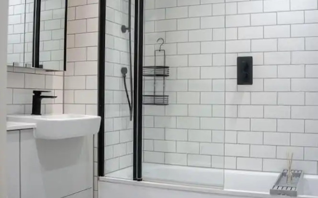 Immaculate 2-bed Apartment in Canary Wharf
