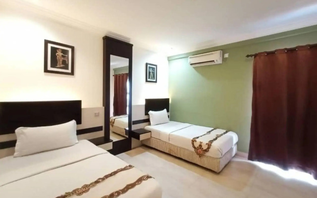 Maya Hotel