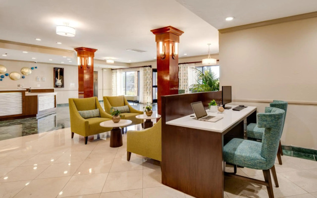Ayres Hotel Corona – Riverside