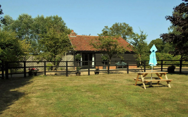 Brundish, Suffolk Barn, 2 Bed Idyllic 6 Acres