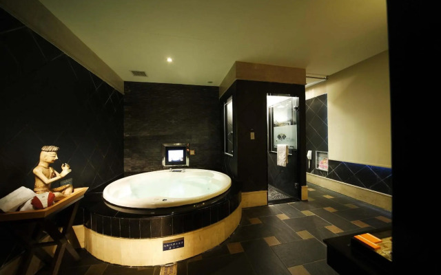 Seasons Boutique Motel