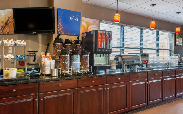 Comfort Suites Bethlehem Near Lehigh University and LVI Airport