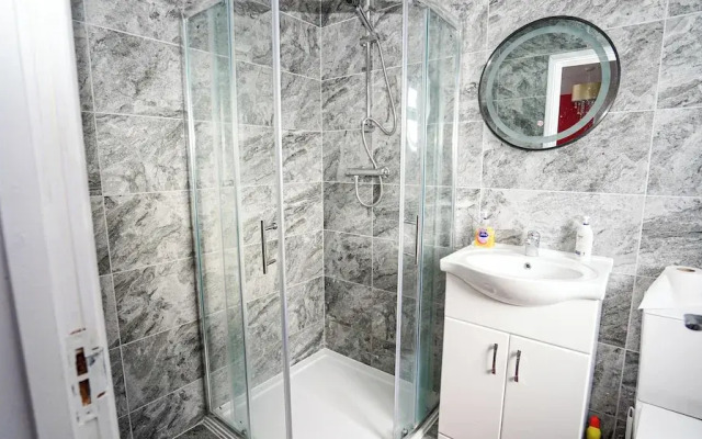 59B Comfortable Home Sleeps 8