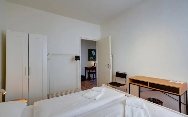 Modern Apartment Near Lake Lugano – Guest Rooms – Lugano