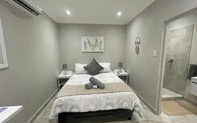 Guest House on Gillian Unit 4 (Adults Only)