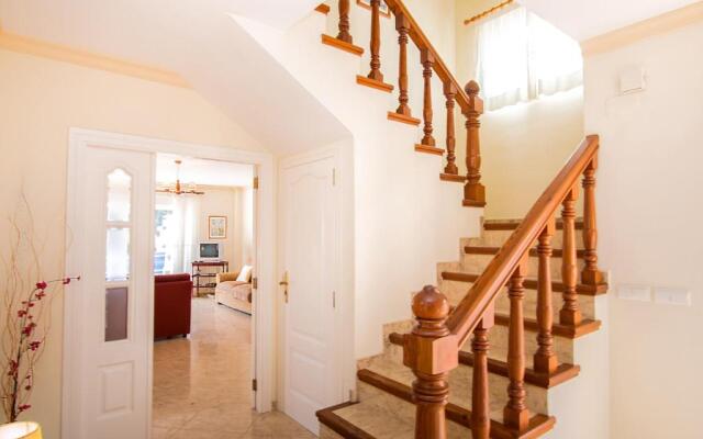 Abahana Villas La Marina