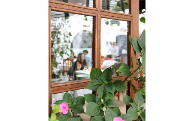 Hotel Restaurante Blanco y Verde