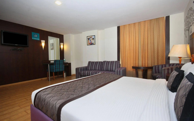OYO 316 Hotel Brigade Royale