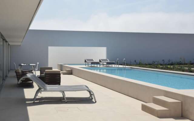 Morden Archictectural Villa In Lisbon