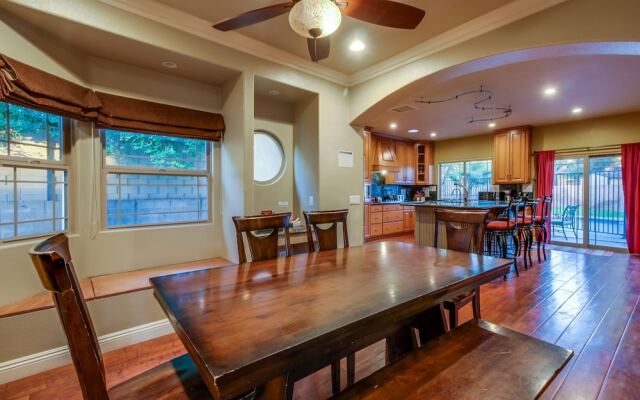 Belle's Castle 7 Bedrooms 3.5 Bathrooms Home