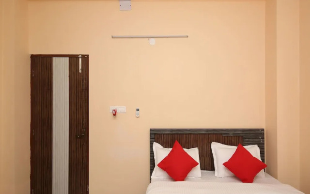 OYO 13554 Hotel Buttercouch