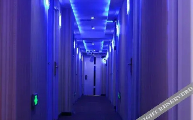 Yixin Business Hotel (Changchun Railway Station Heishui Road)